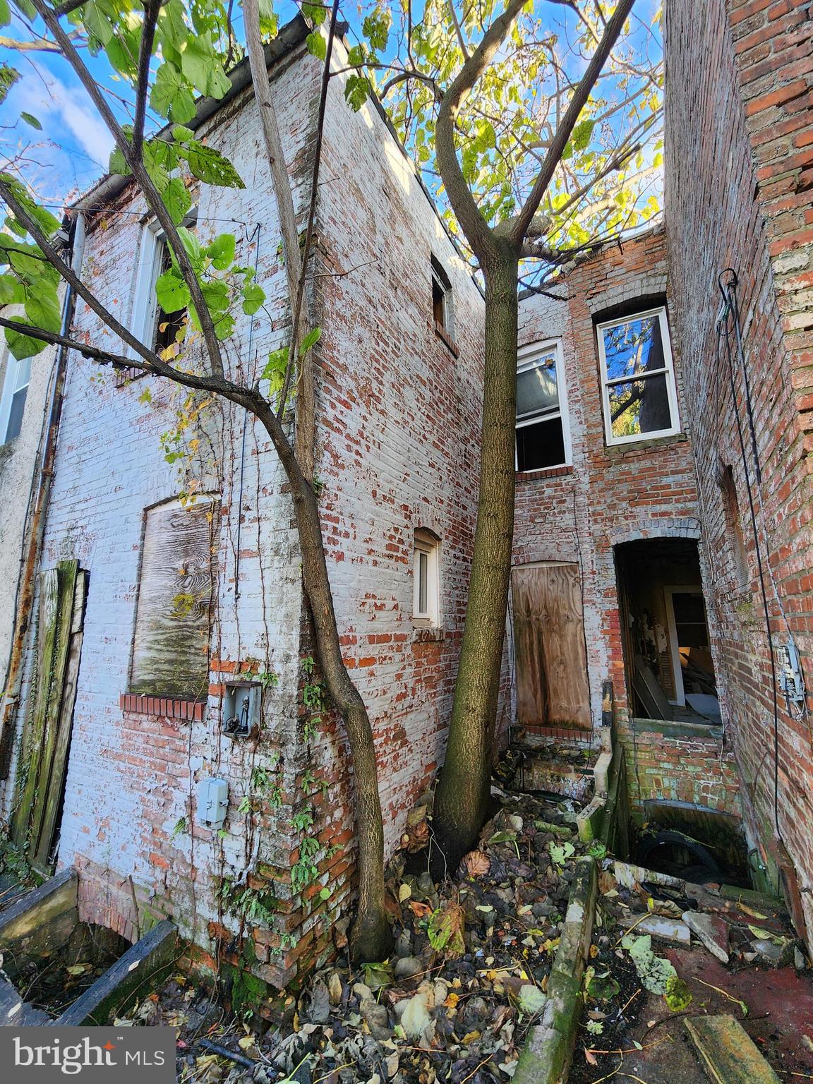 BROADWAY EAST - Residential