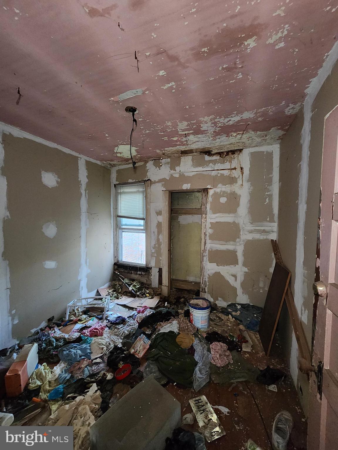 BROADWAY EAST - Residential