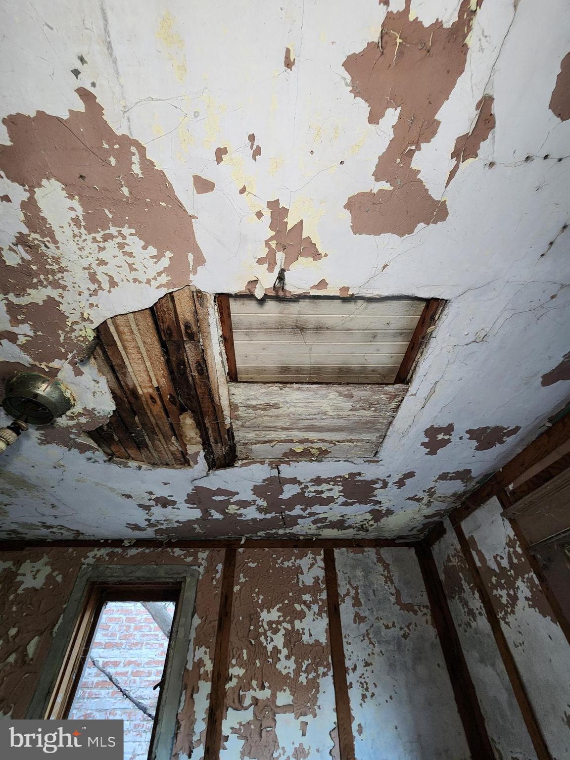 BROADWAY EAST - Residential