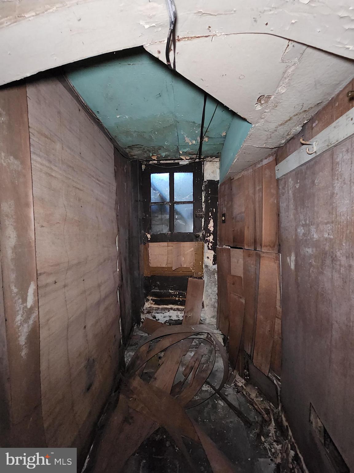 BROADWAY EAST - Residential