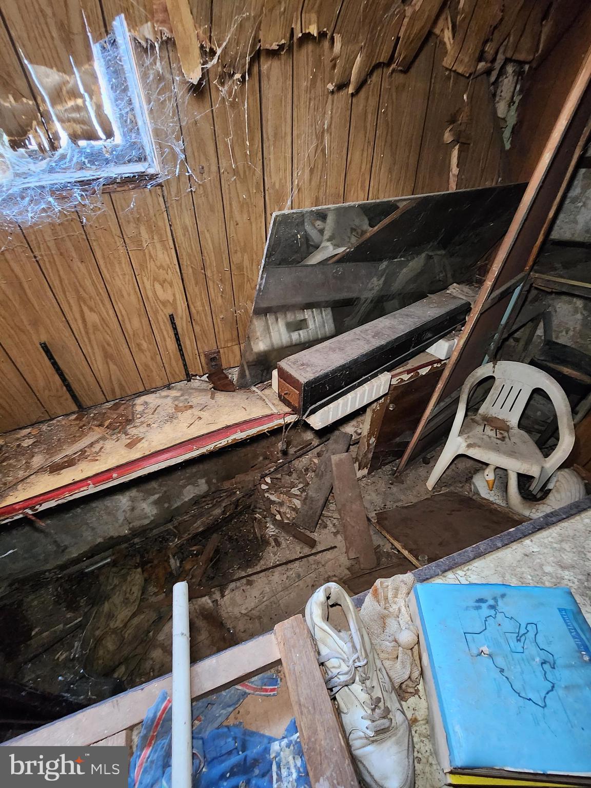 BROADWAY EAST - Residential