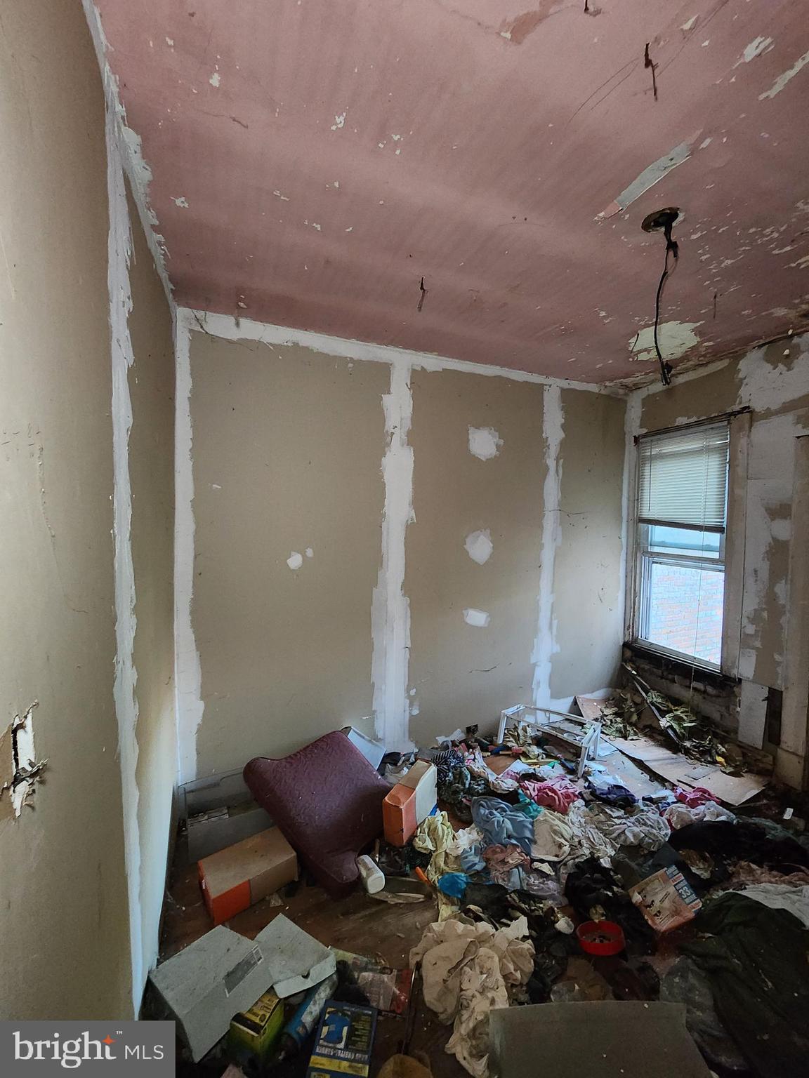 BROADWAY EAST - Residential