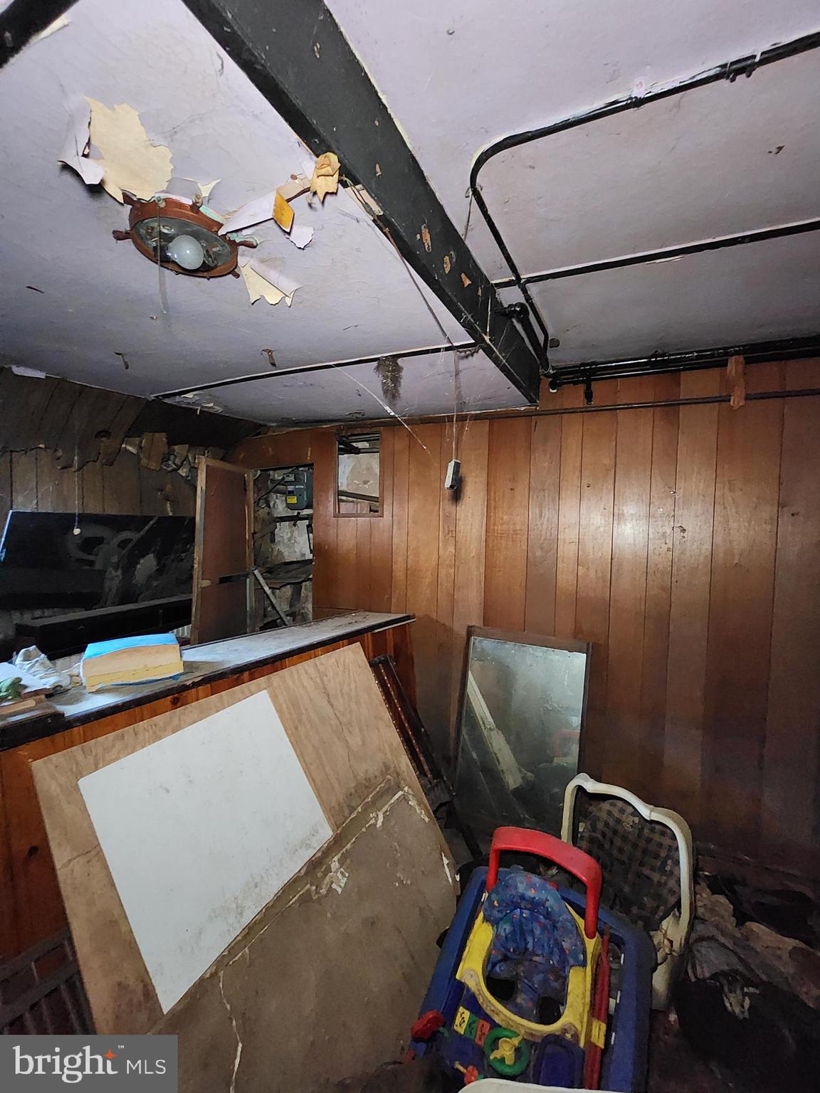 BROADWAY EAST - Residential