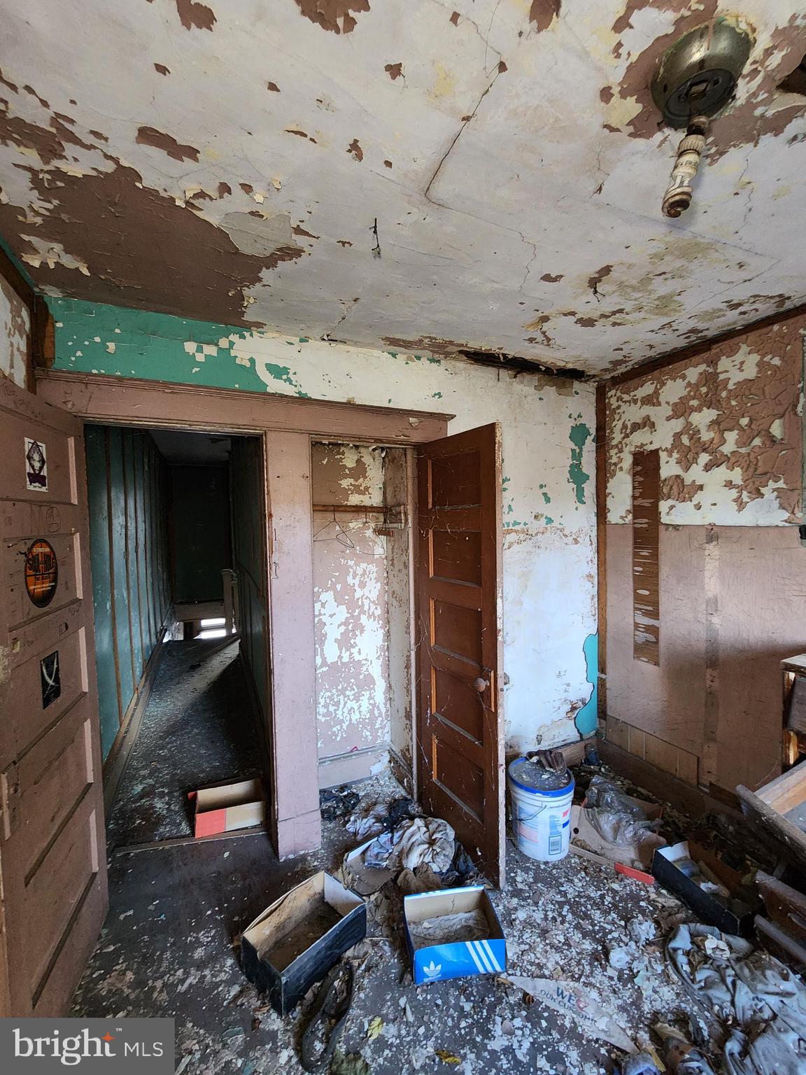 BROADWAY EAST - Residential