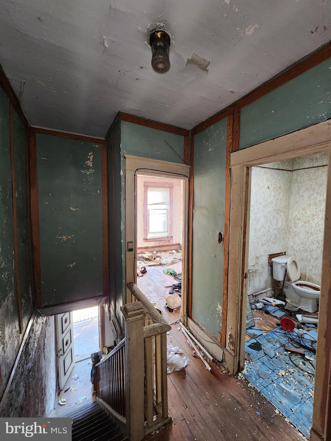 BROADWAY EAST - Residential