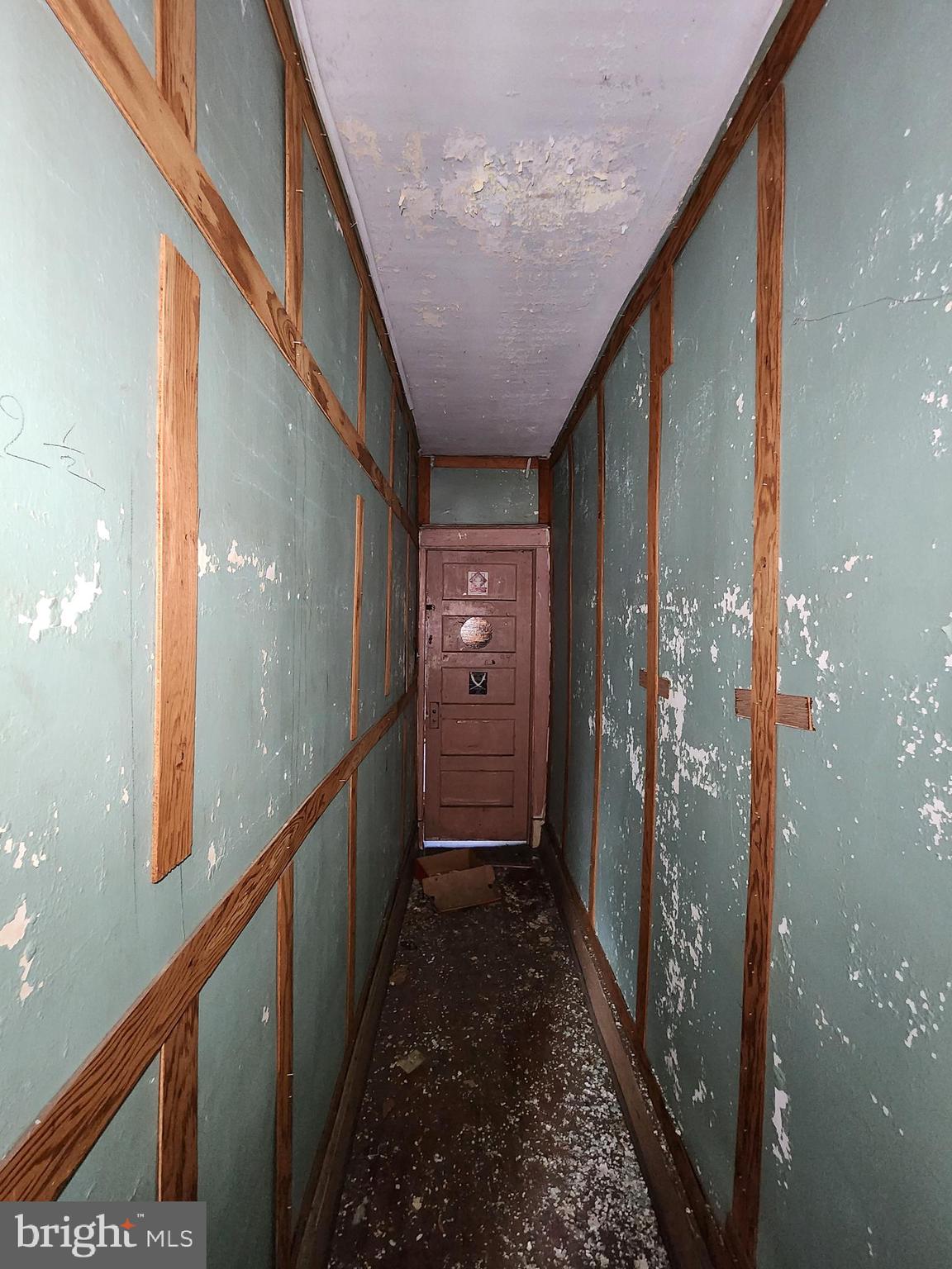 BROADWAY EAST - Residential