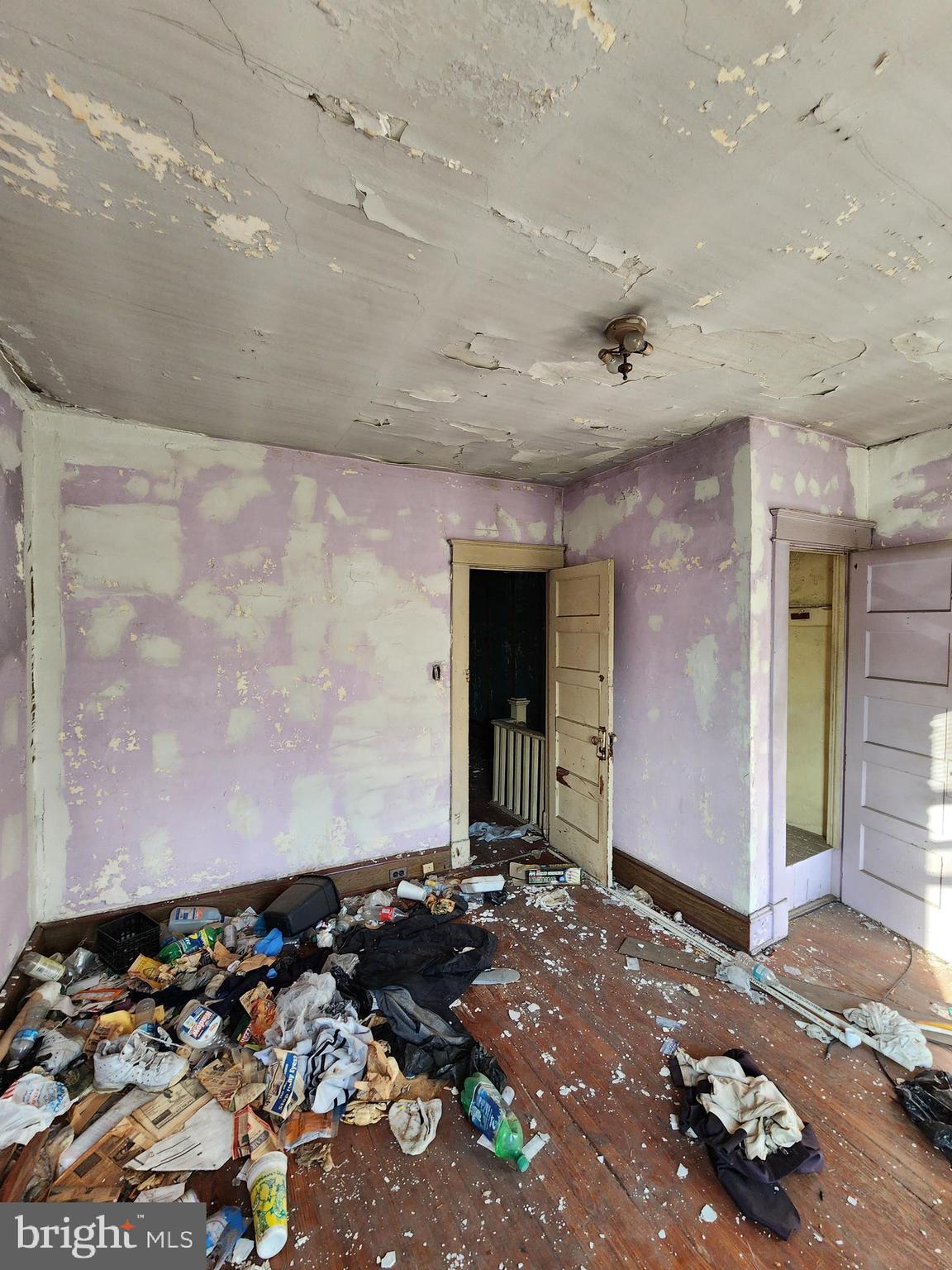 BROADWAY EAST - Residential