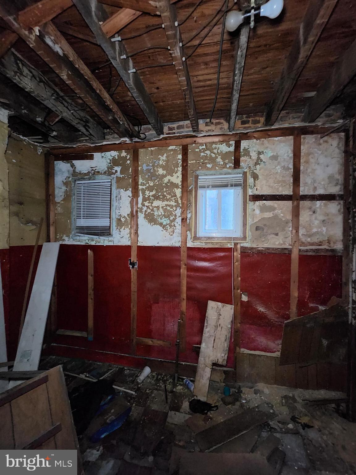 BROADWAY EAST - Residential