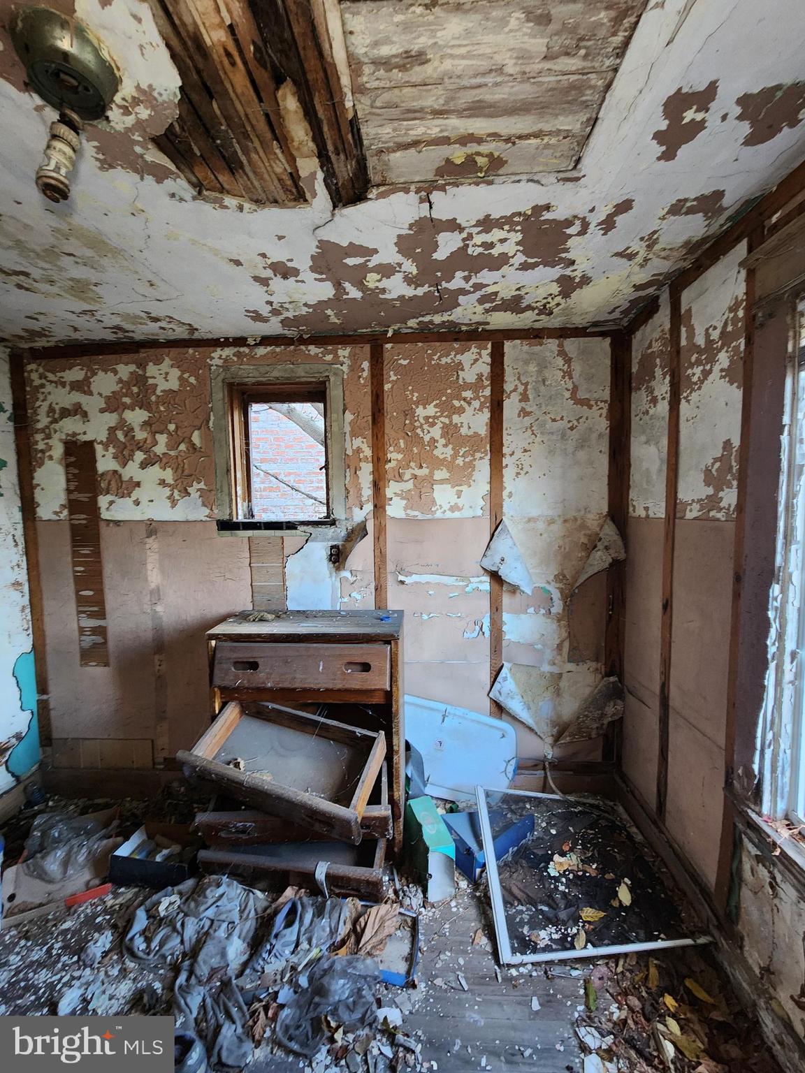 BROADWAY EAST - Residential