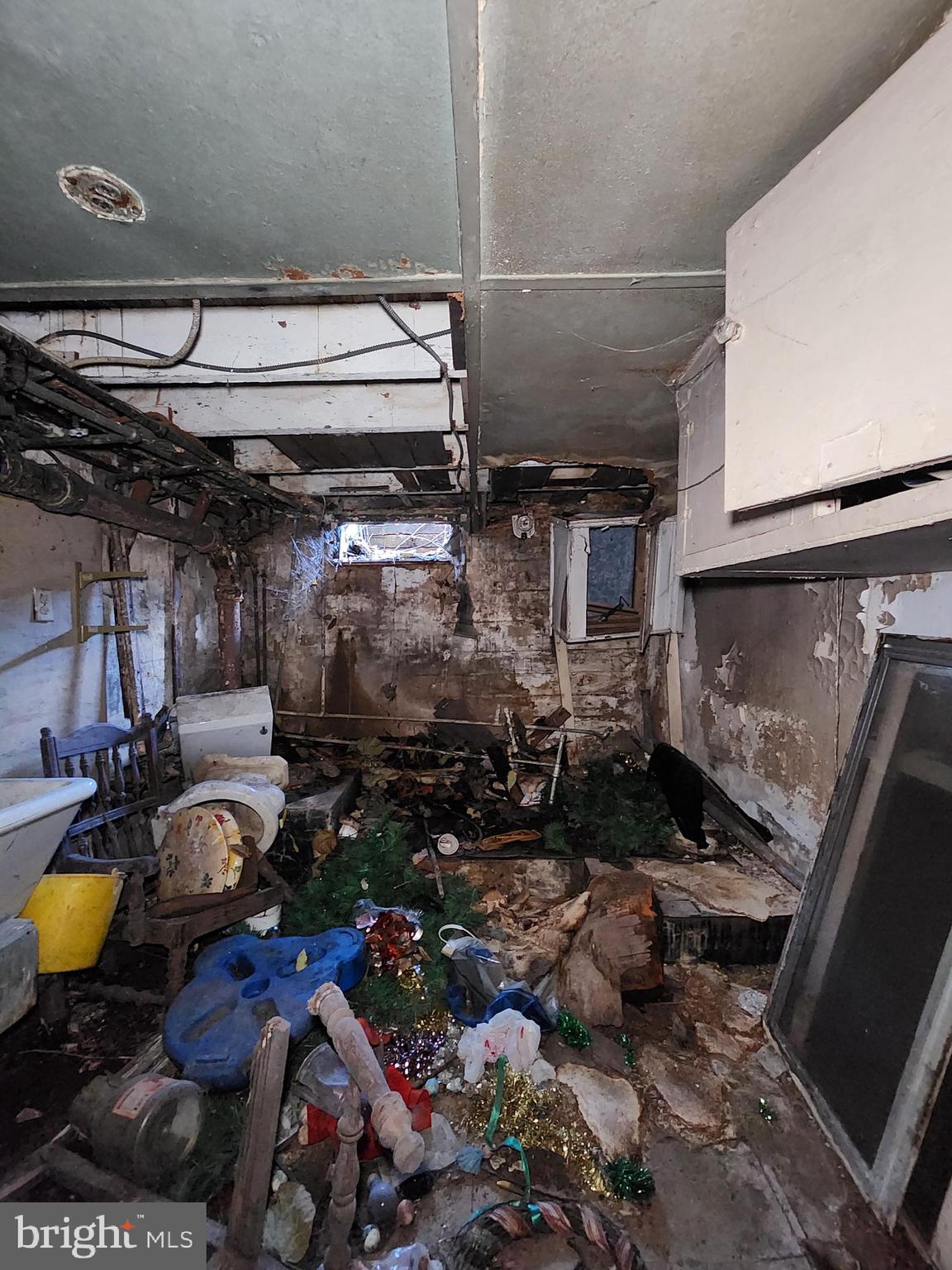 BROADWAY EAST - Residential