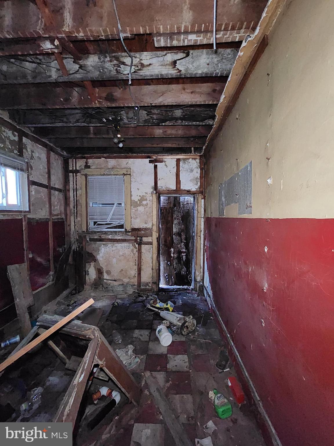 BROADWAY EAST - Residential