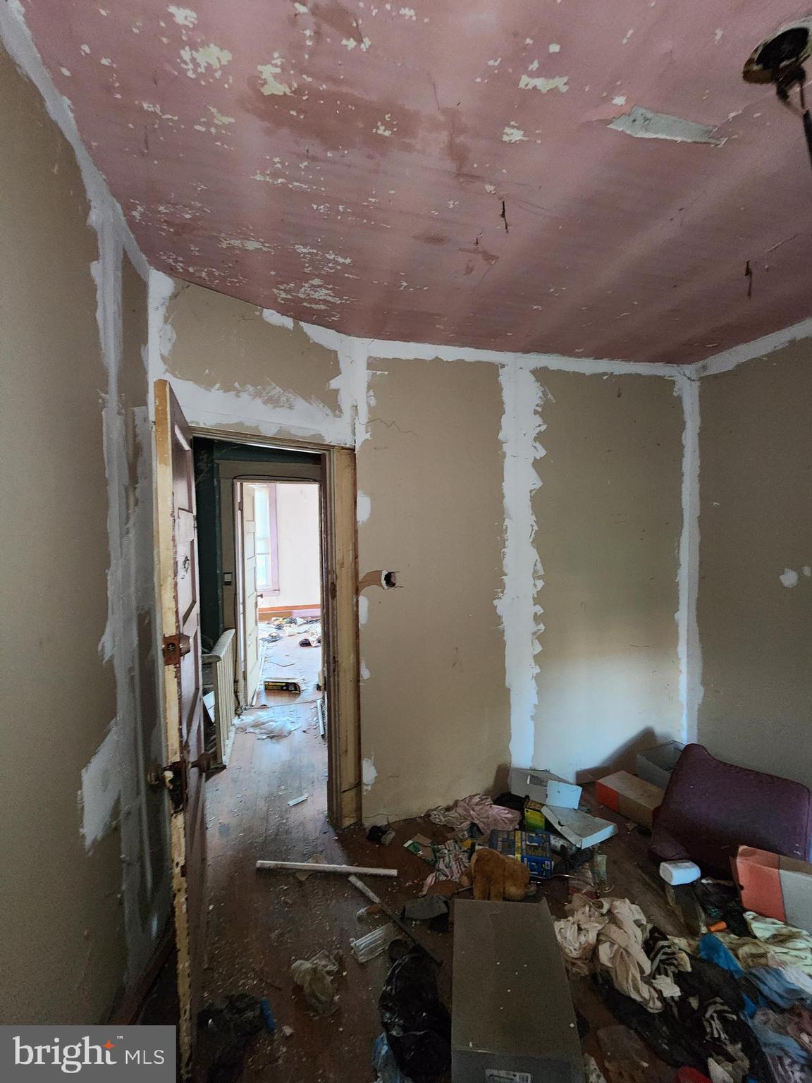 BROADWAY EAST - Residential