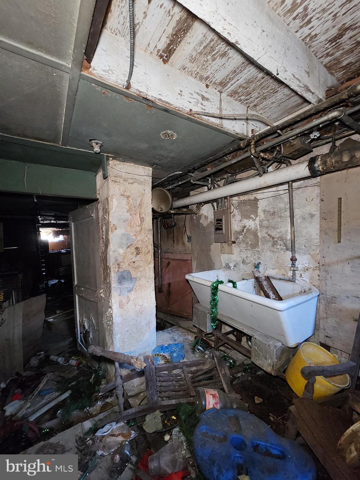 BROADWAY EAST - Residential