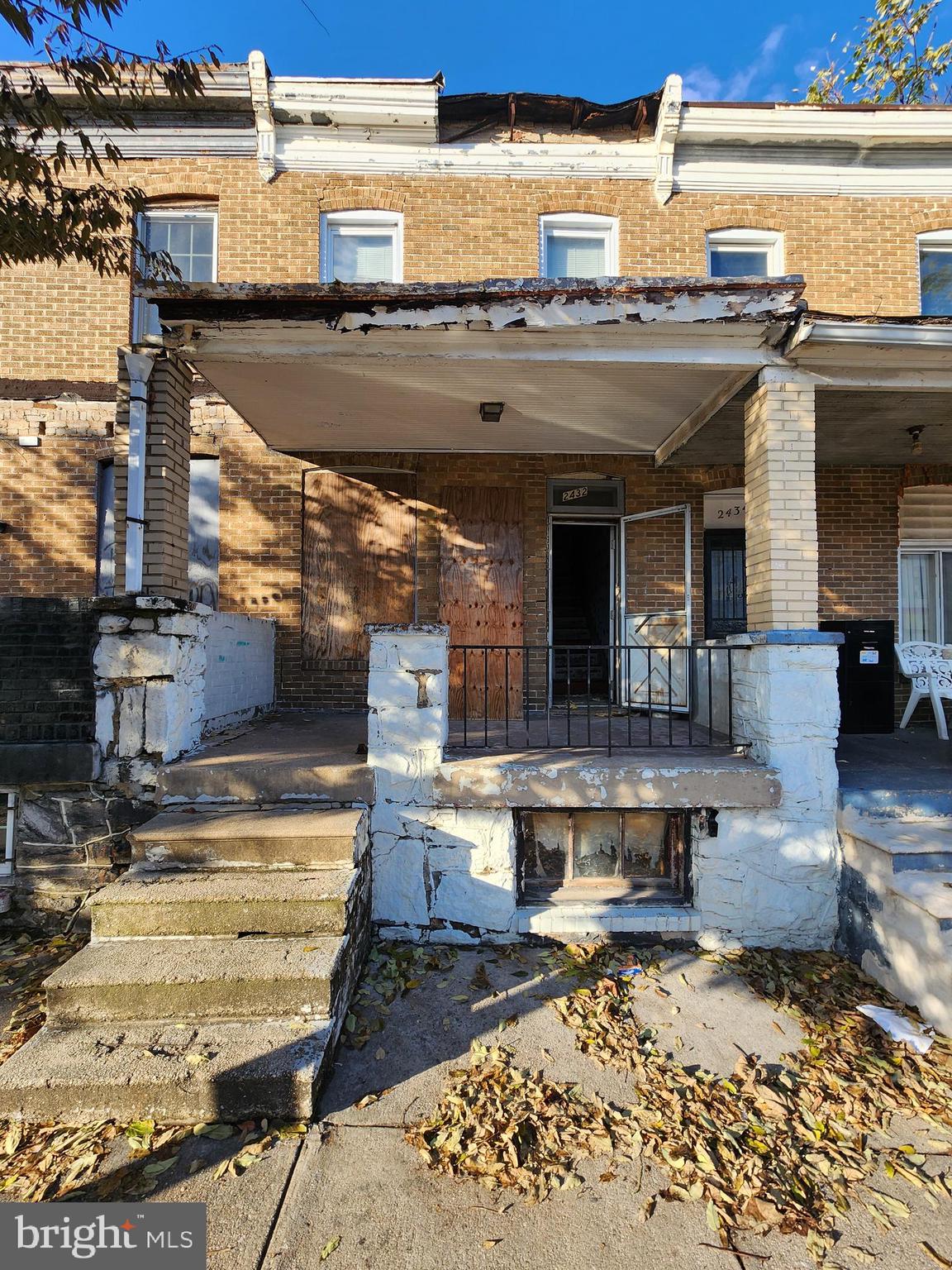 2432 E HOFFMAN STREET