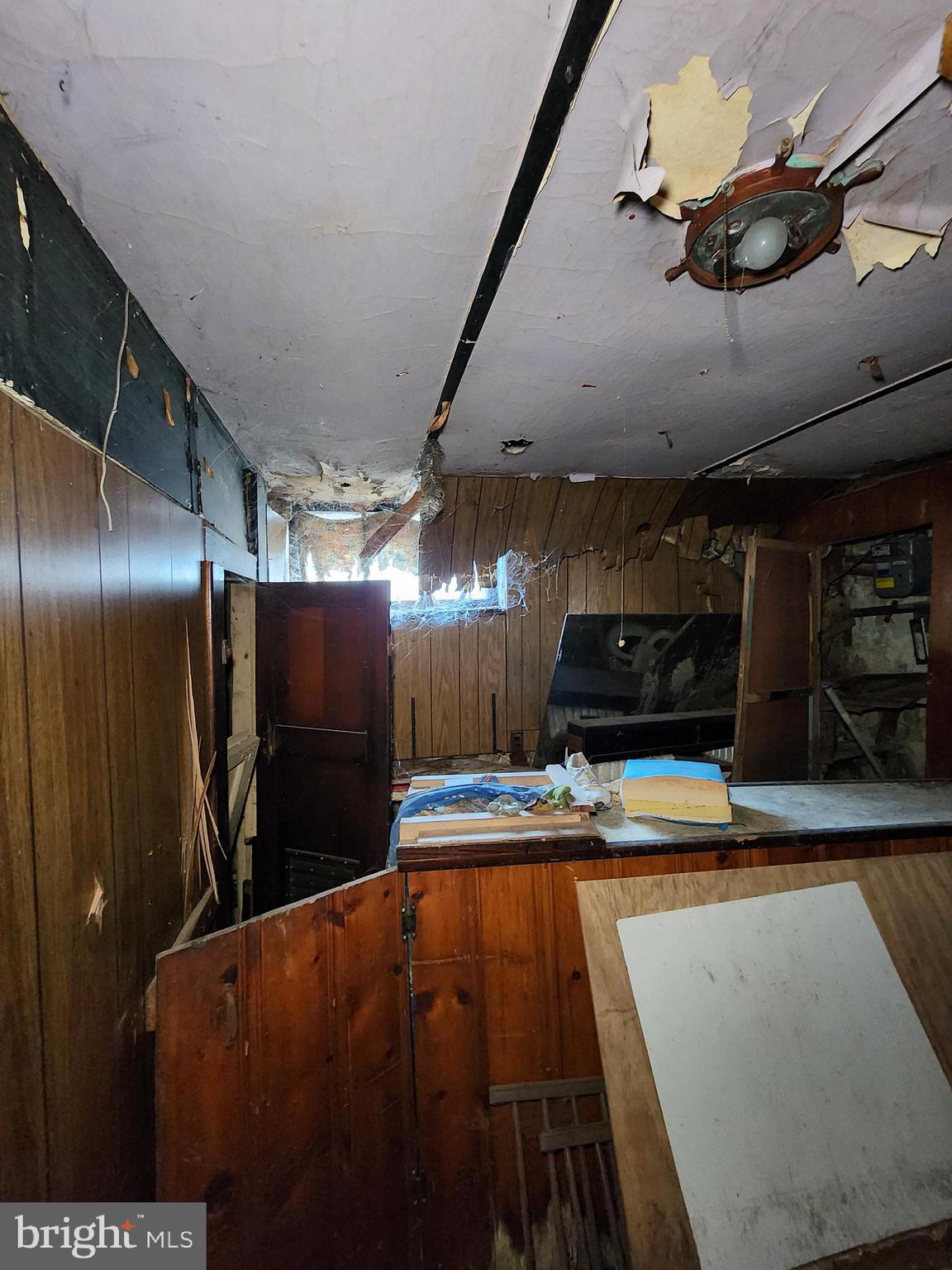 BROADWAY EAST - Residential