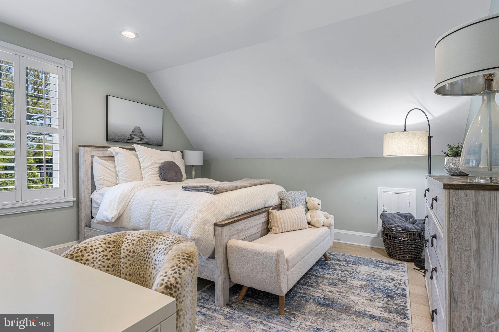 SOUTH WAYNE - Residential