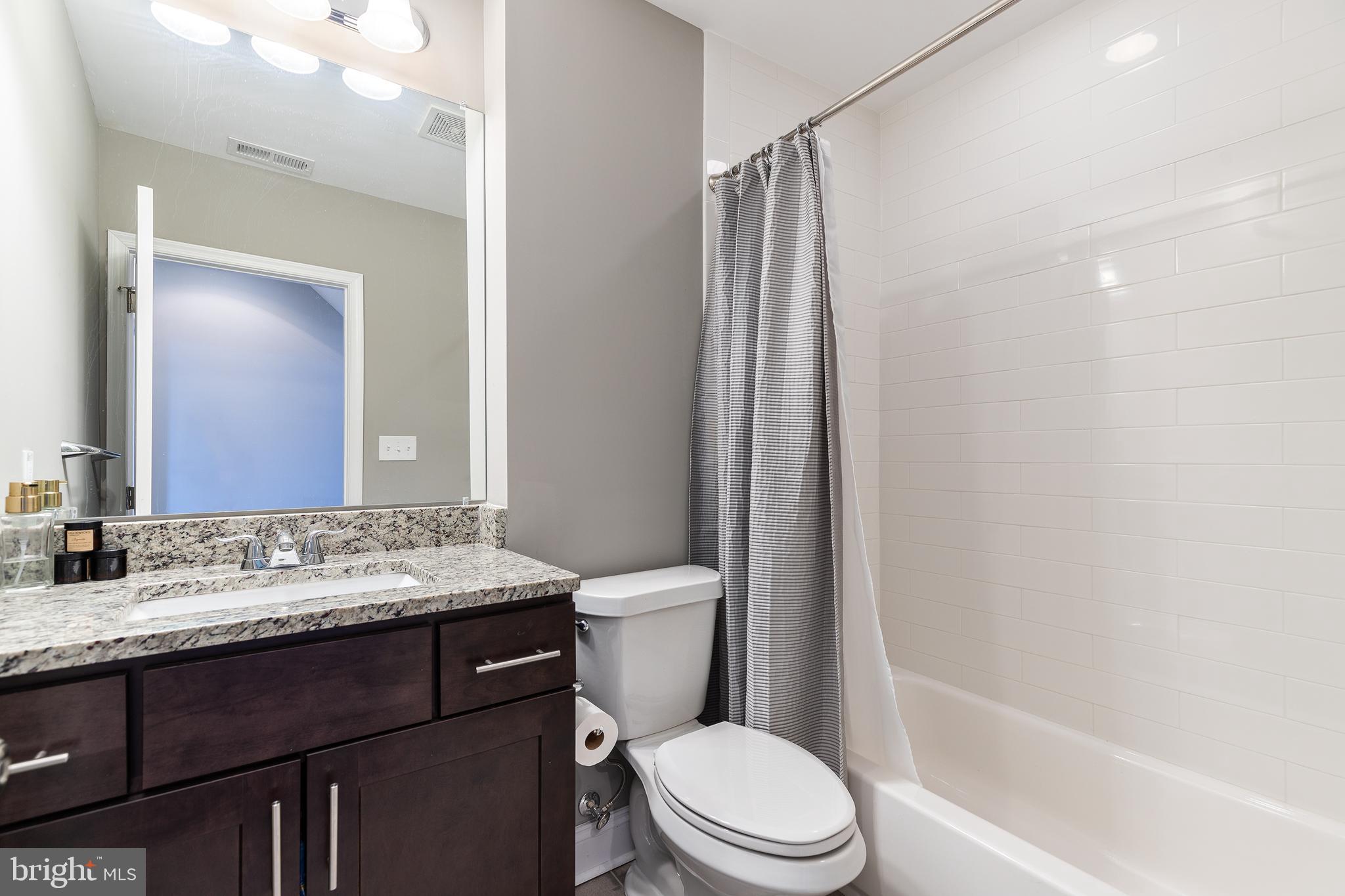 HIGHLANDTOWN - Residential