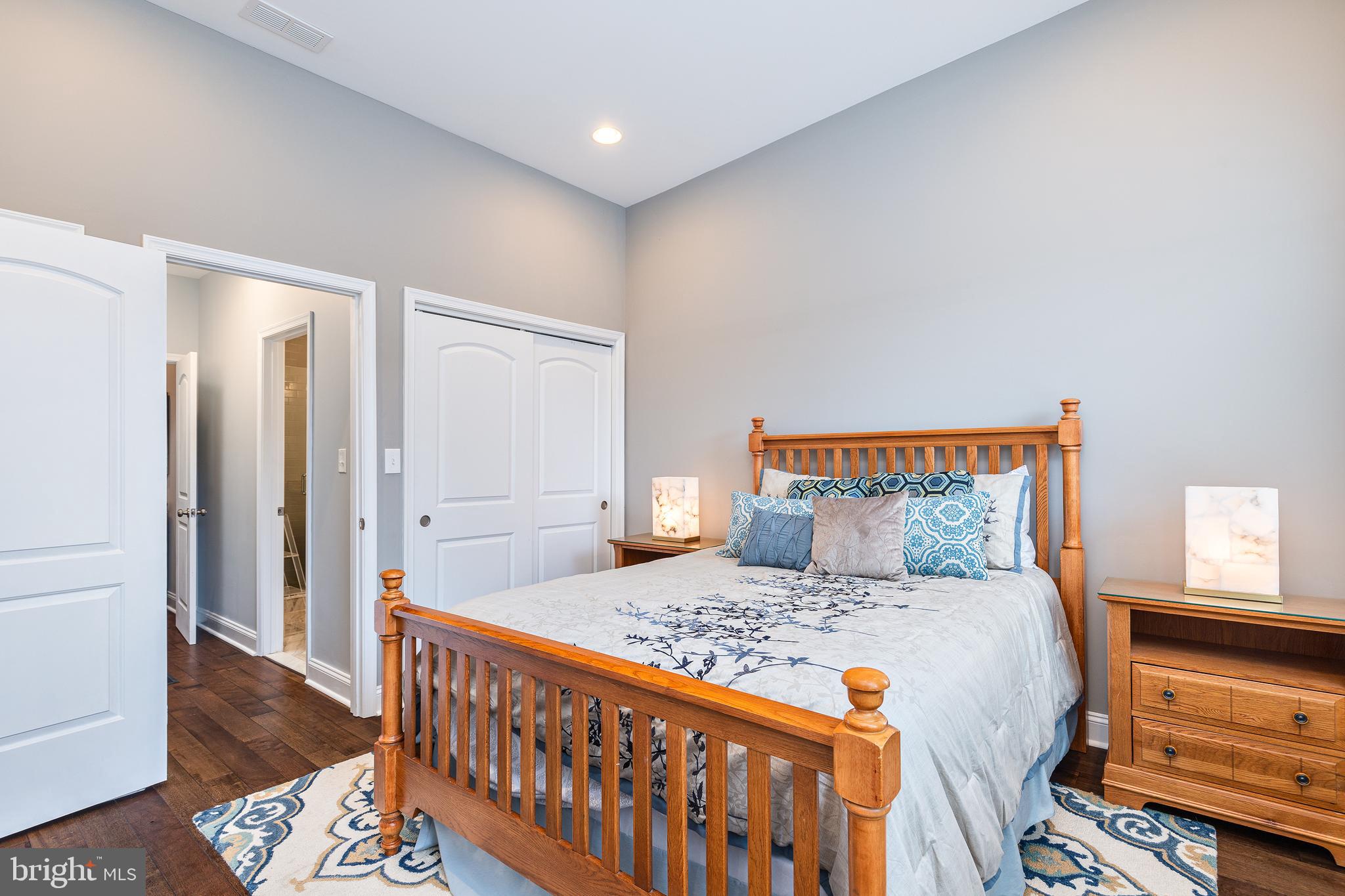 HIGHLANDTOWN - Residential