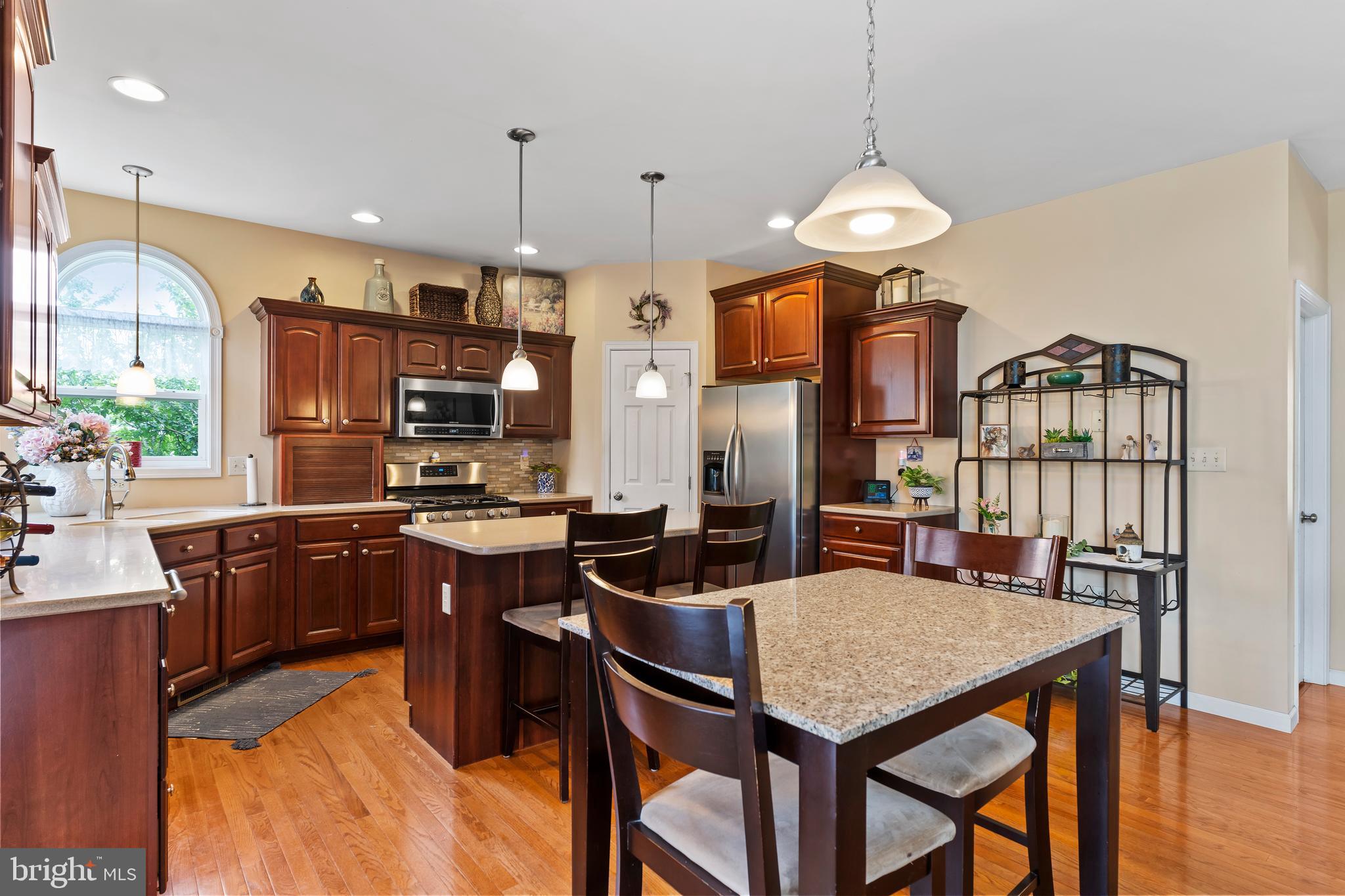1808 BOXWOOD COVE