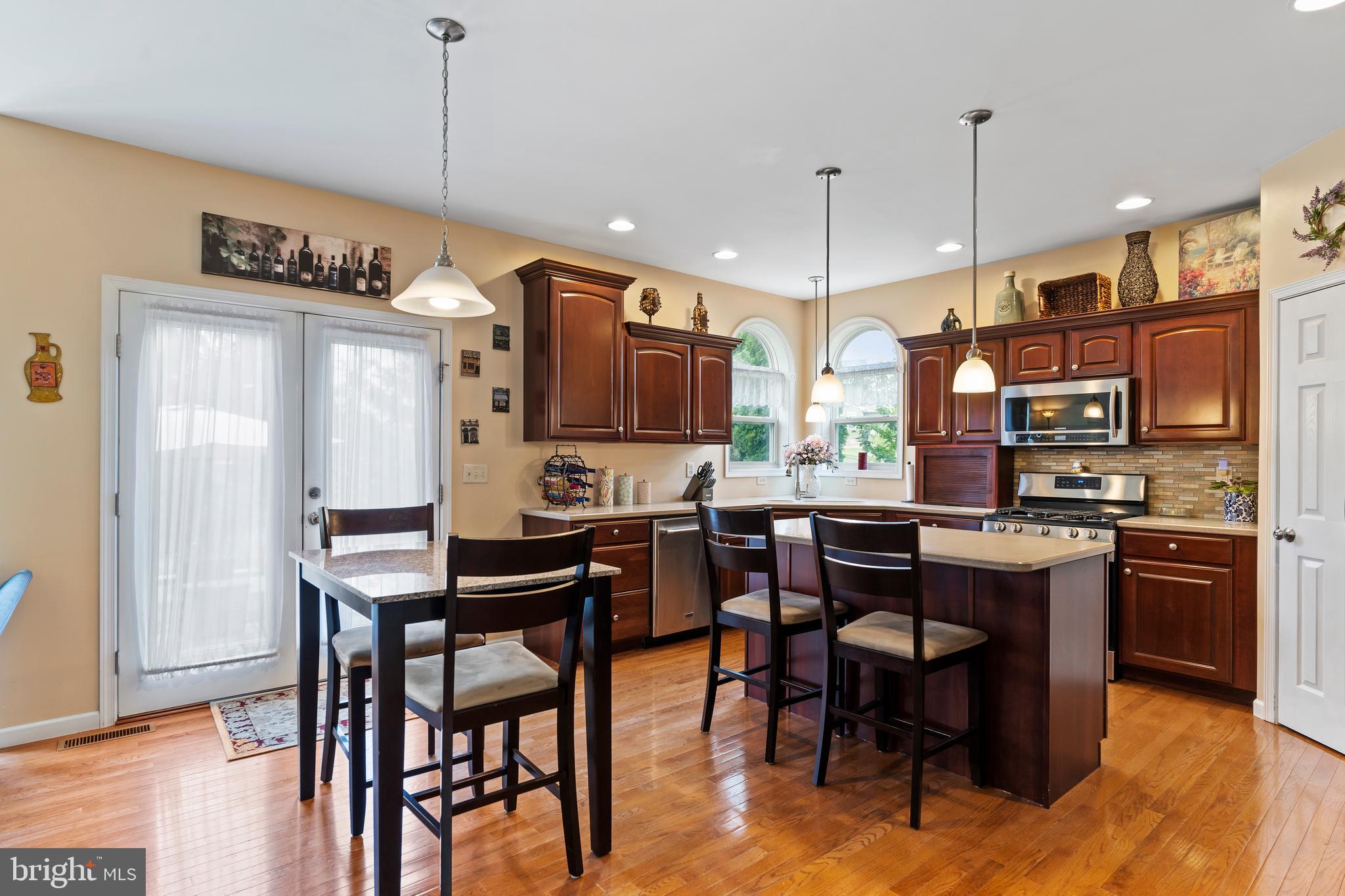 1808 BOXWOOD COVE