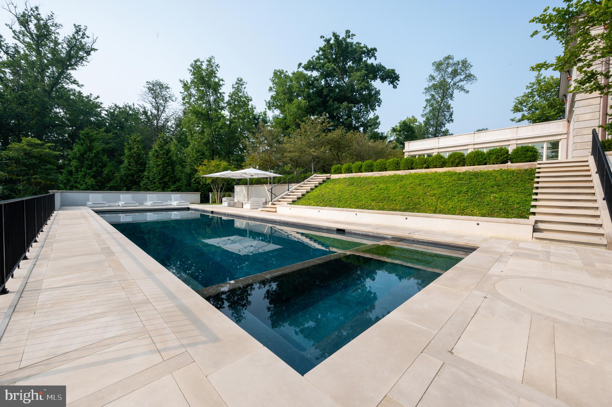 BERKLEY - Residential