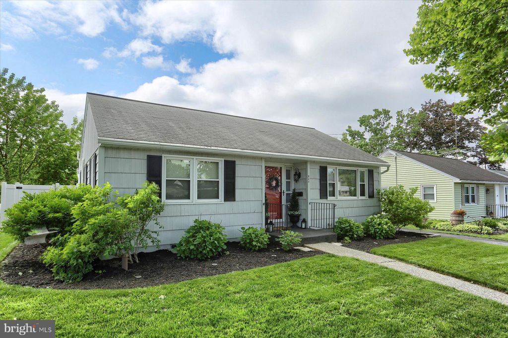 Photo of 820 W Maple Street, PALMYRA, PA 17078 (MLS # PALN2023442)