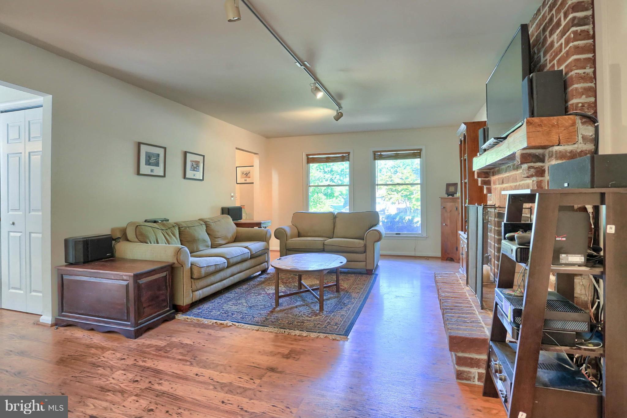 NORTH HILLS - Residential