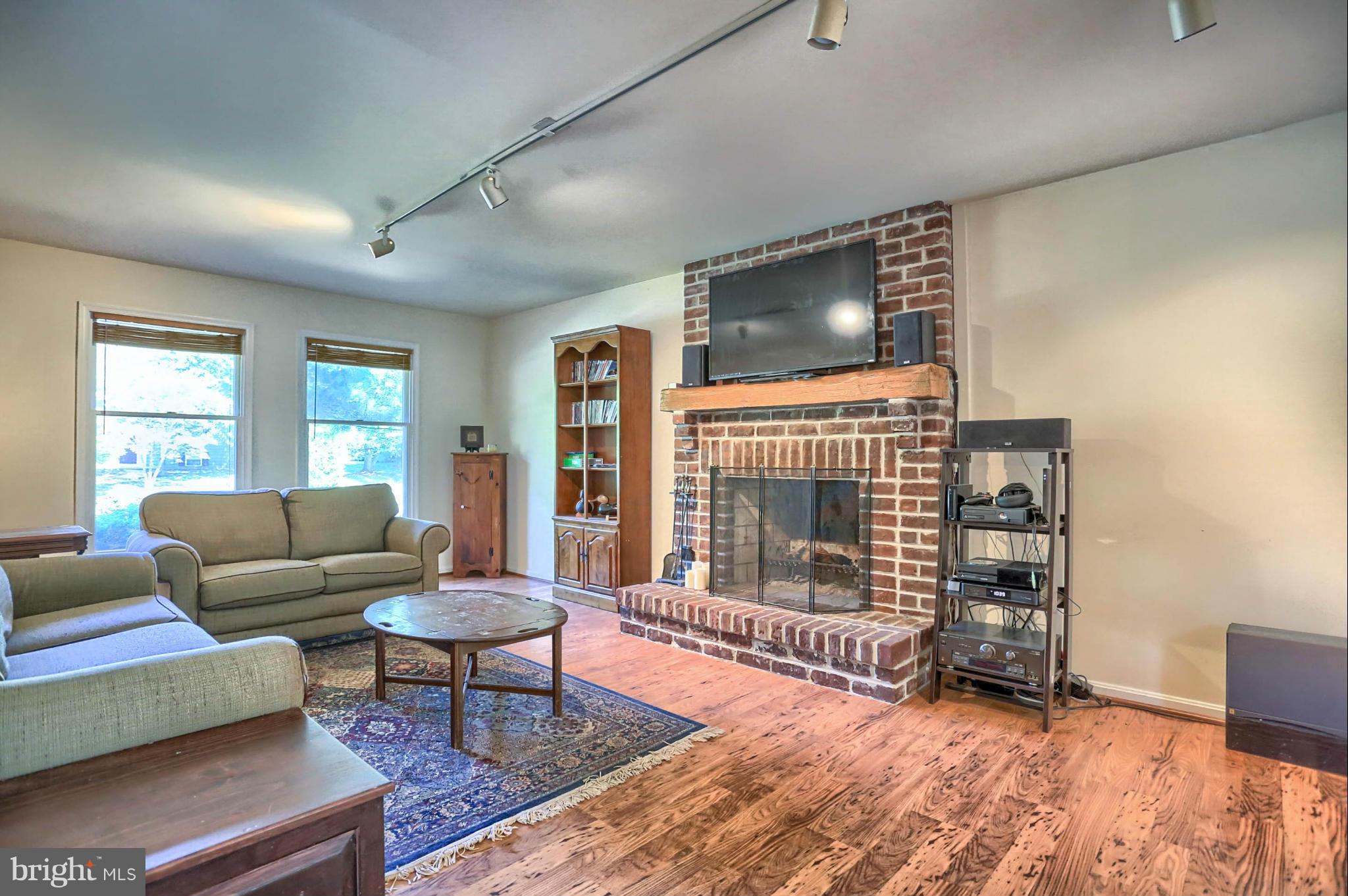 NORTH HILLS - Residential