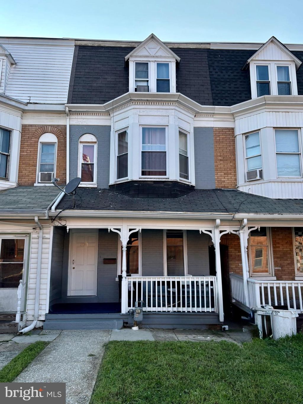 Photo of 833 Linden Avenue, YORK, PA 17404 (MLS # PAYK2086528)