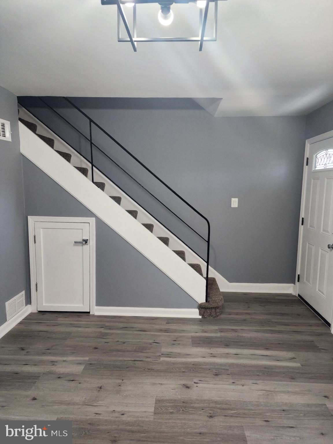 IVERSON MEWS CONDOMINIUM - Residential