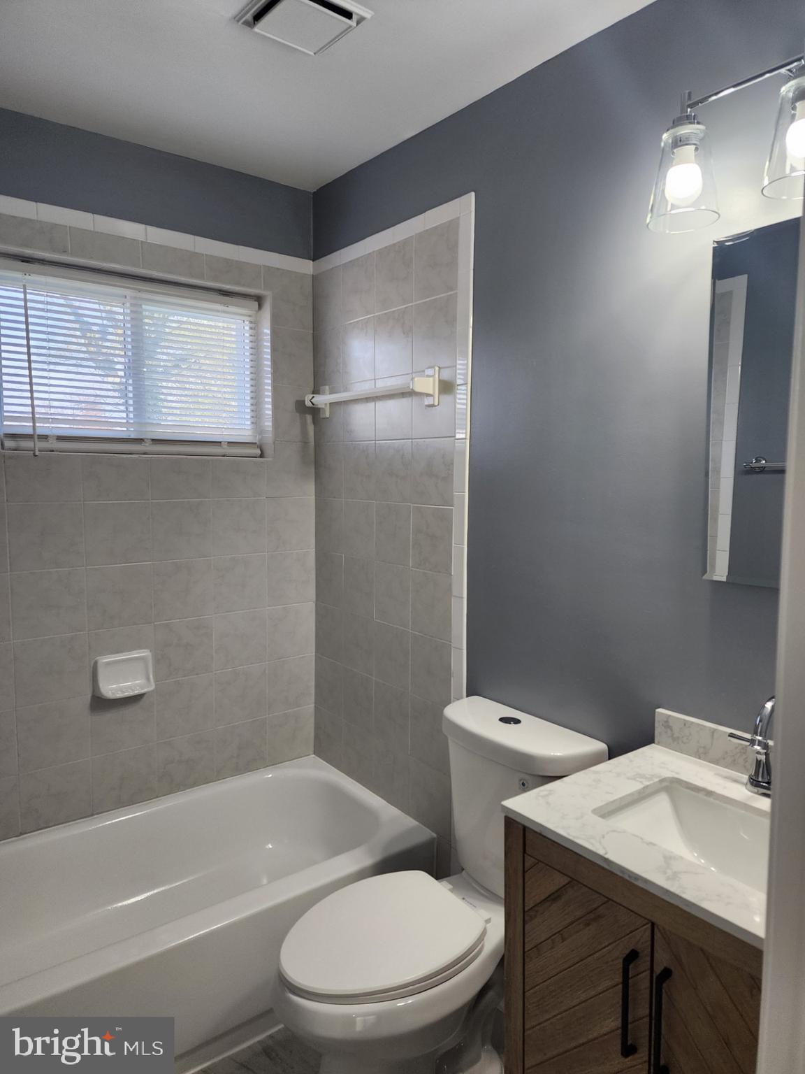 IVERSON MEWS CONDOMINIUM - Residential