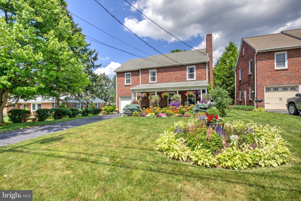 Photo of 67 N Kinzer Avenue, NEW HOLLAND, PA 17557 (MLS # PALA2096108)