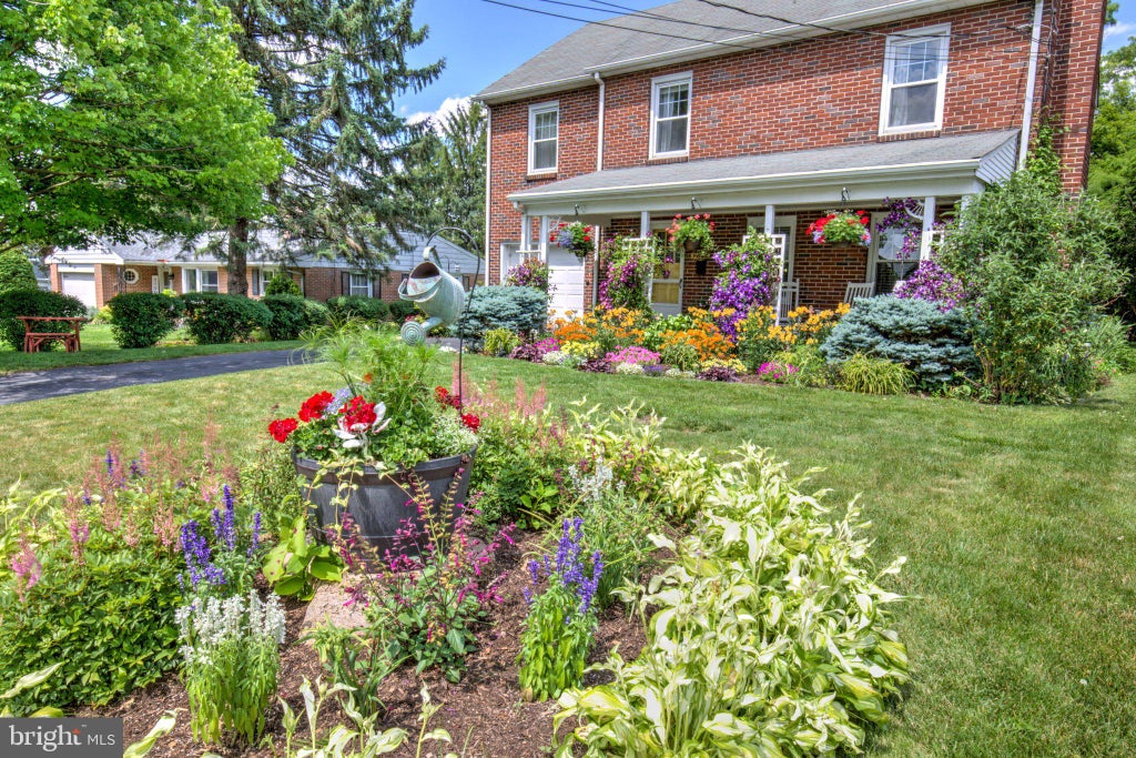 Photo of 67 N Kinzer Avenue, NEW HOLLAND, PA 17557 (MLS # PALA2096108)