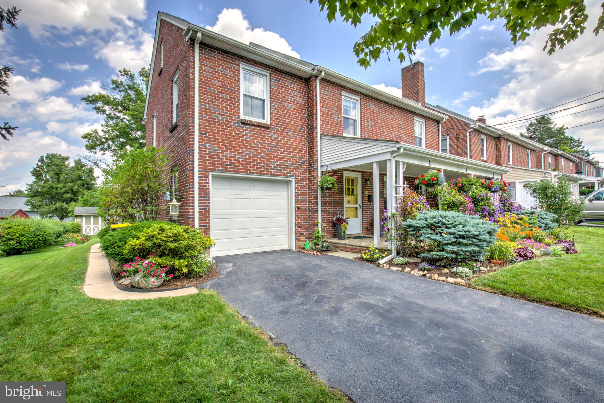 67 N KINZER AVENUE
