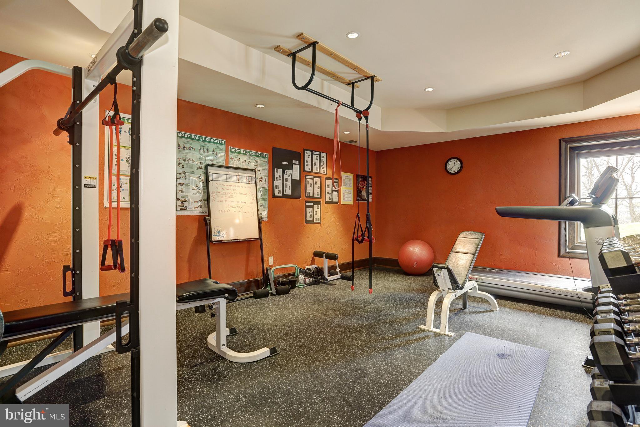 CLOVERLAND FARMS - Farm