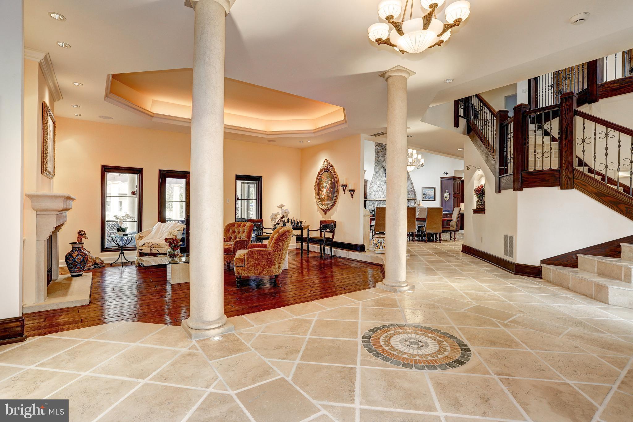 CLOVERLAND FARMS - Farm