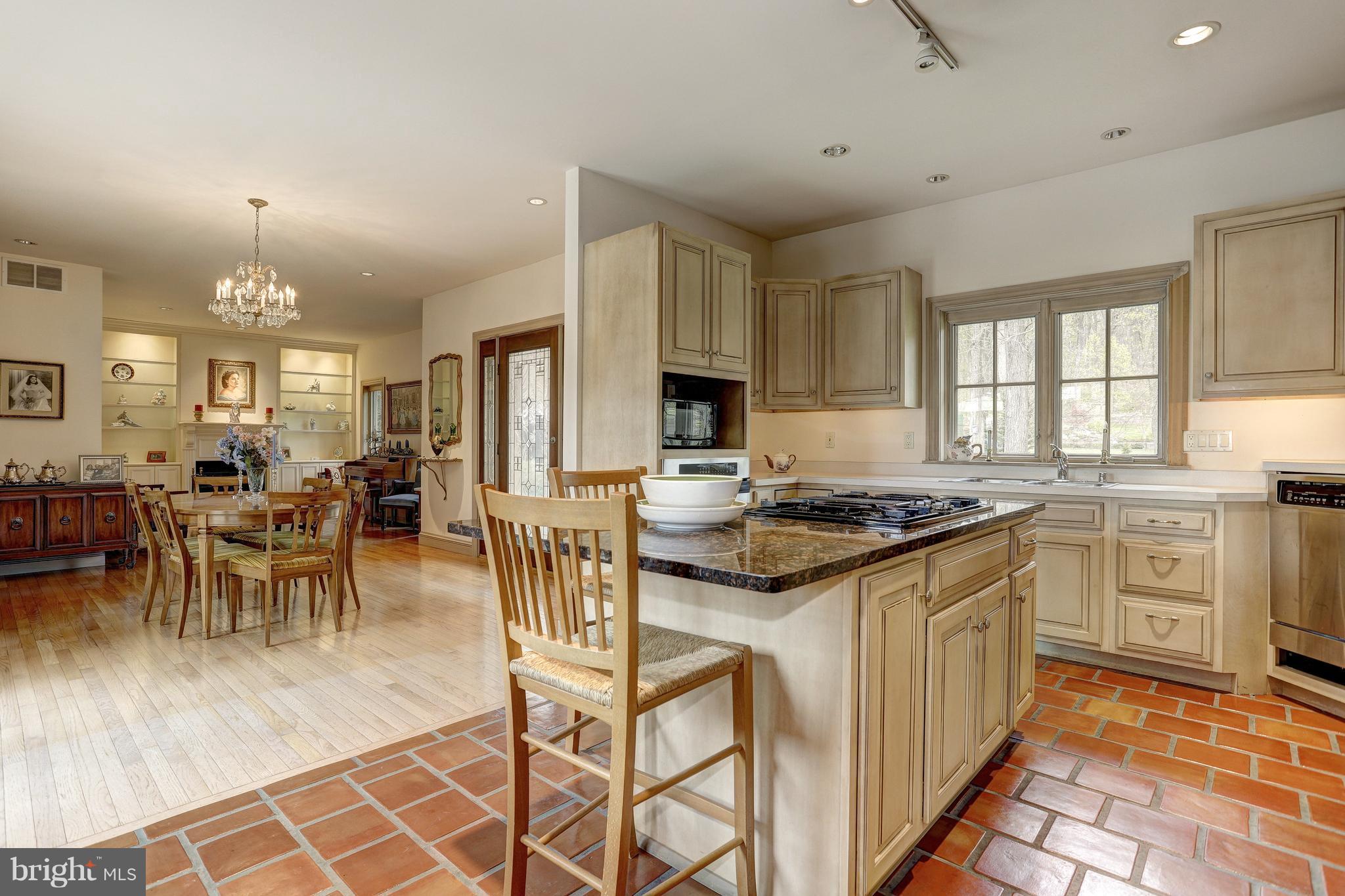 CLOVERLAND FARMS - Farm