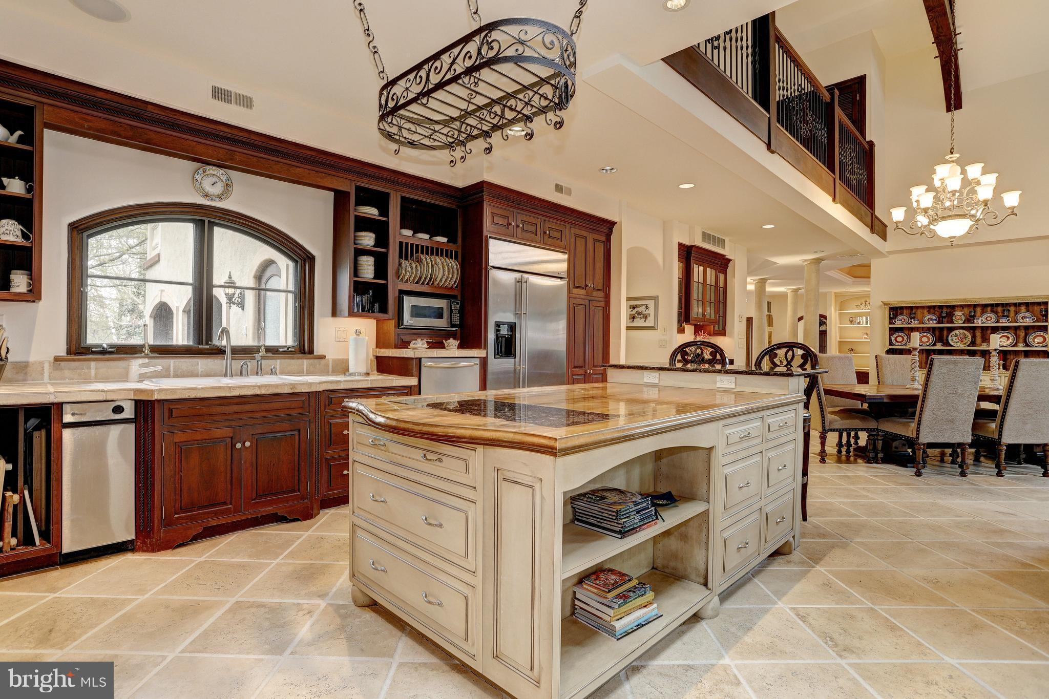 CLOVERLAND FARMS - Farm