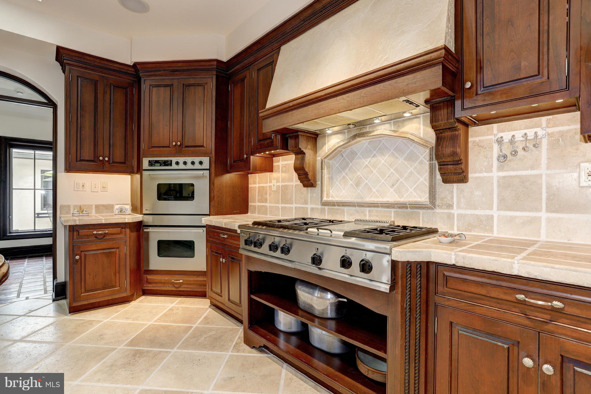 CLOVERLAND FARMS - Farm