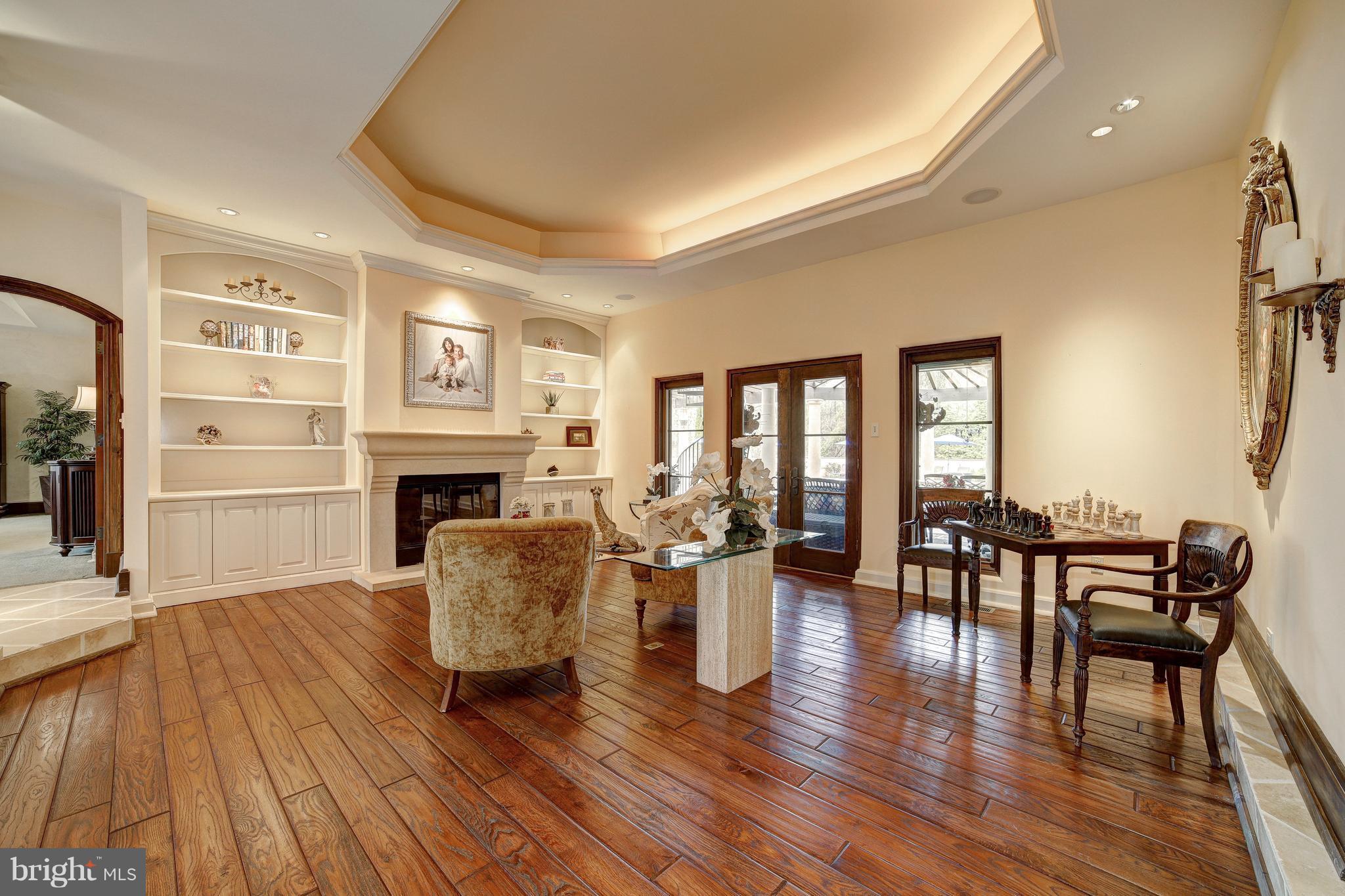 CLOVERLAND FARMS - Farm