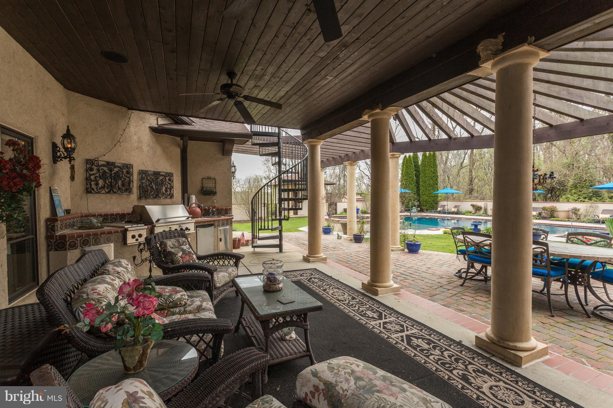 CLOVERLAND FARMS - Farm