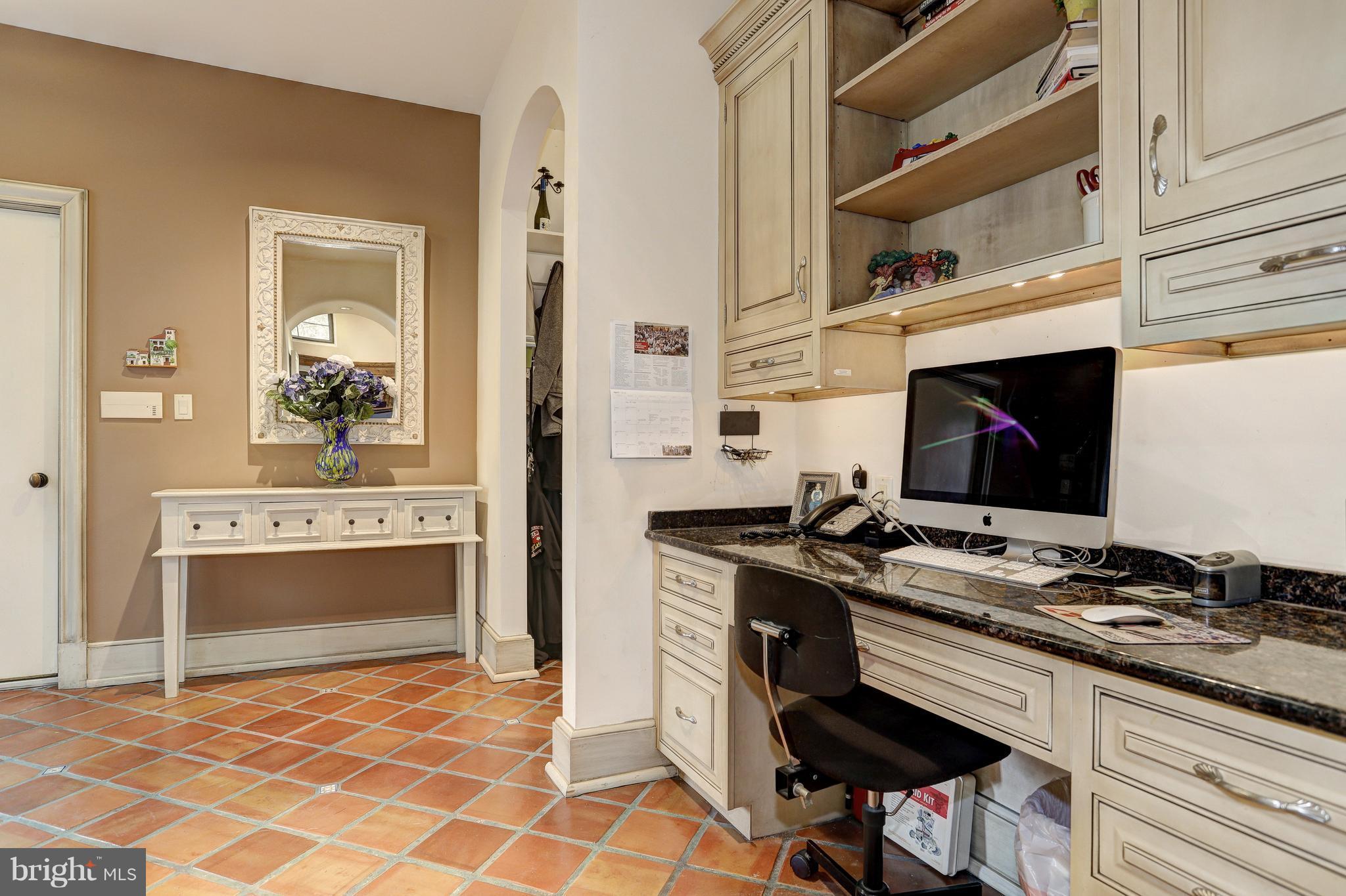 CLOVERLAND FARMS - Farm