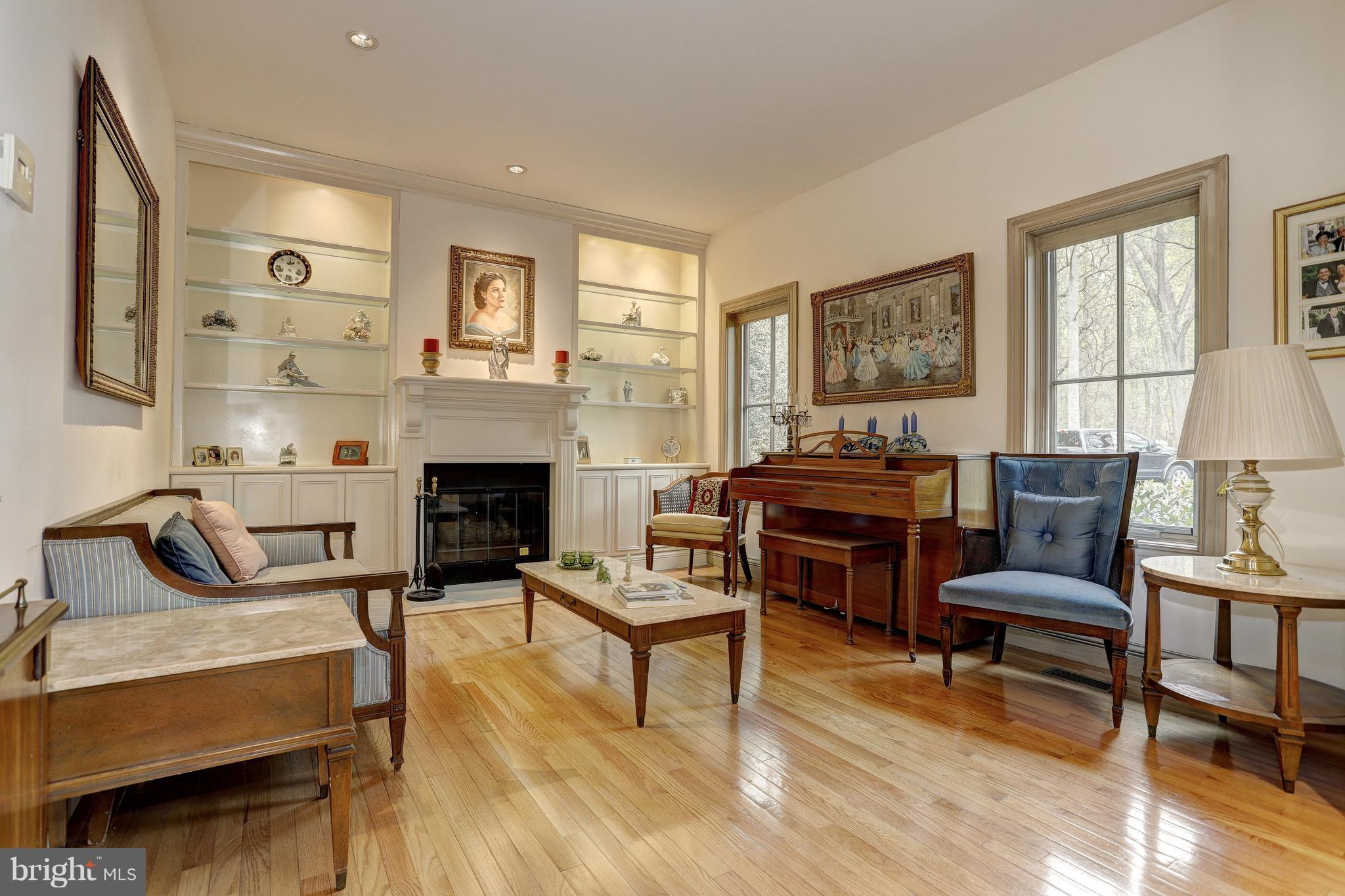 CLOVERLAND FARMS - Farm