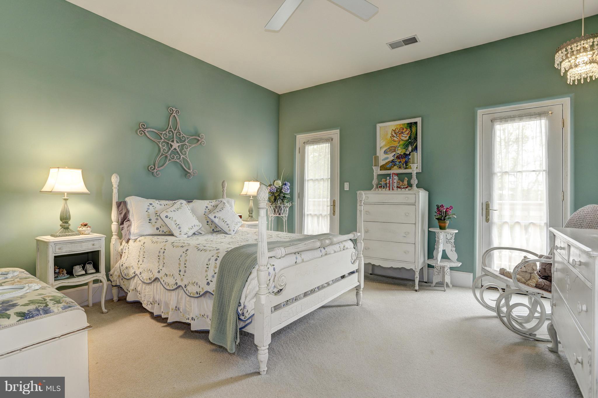 CLOVERLAND FARMS - Farm