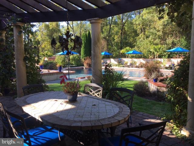 CLOVERLAND FARMS - Farm