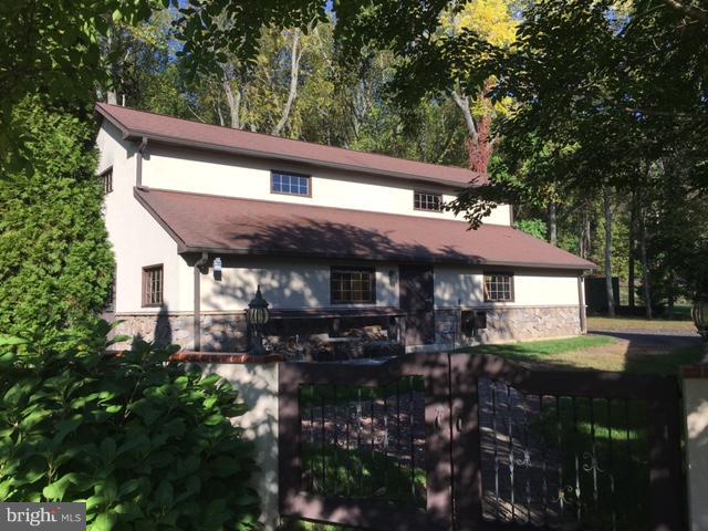 CLOVERLAND FARMS - Farm