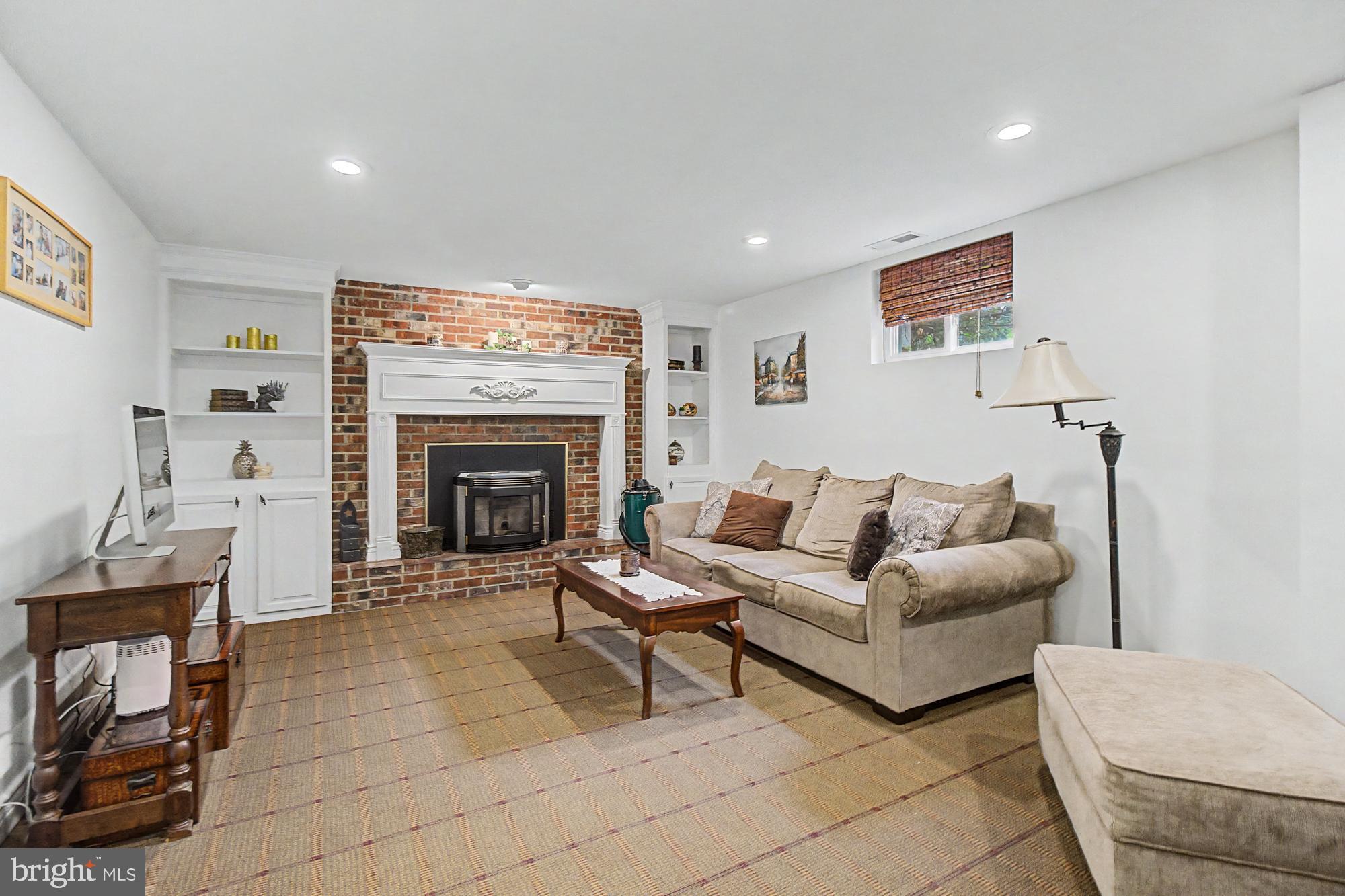 SILVERGATE VILLAGE - Residential