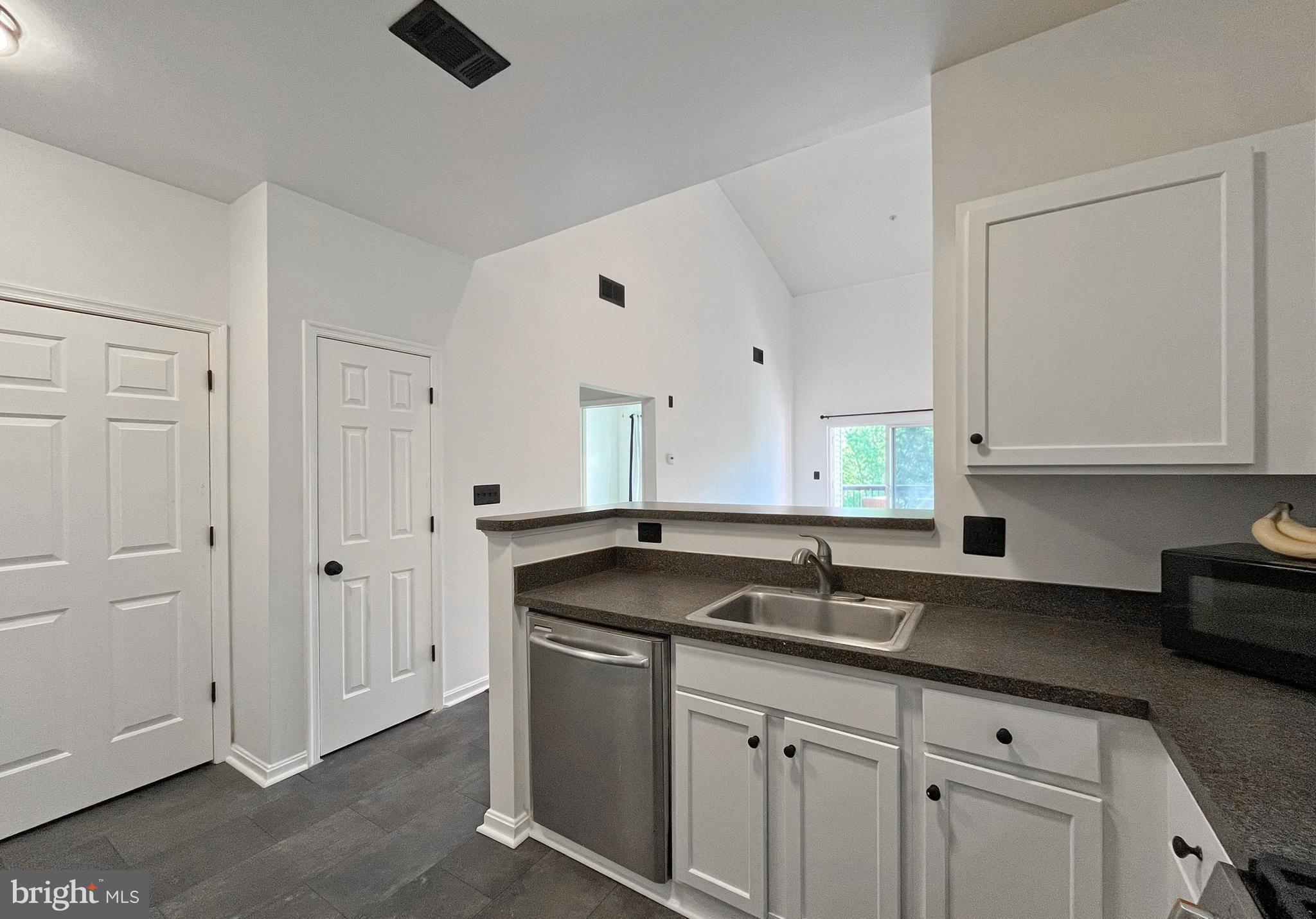 5170 WILLIAM COLIN COURT M