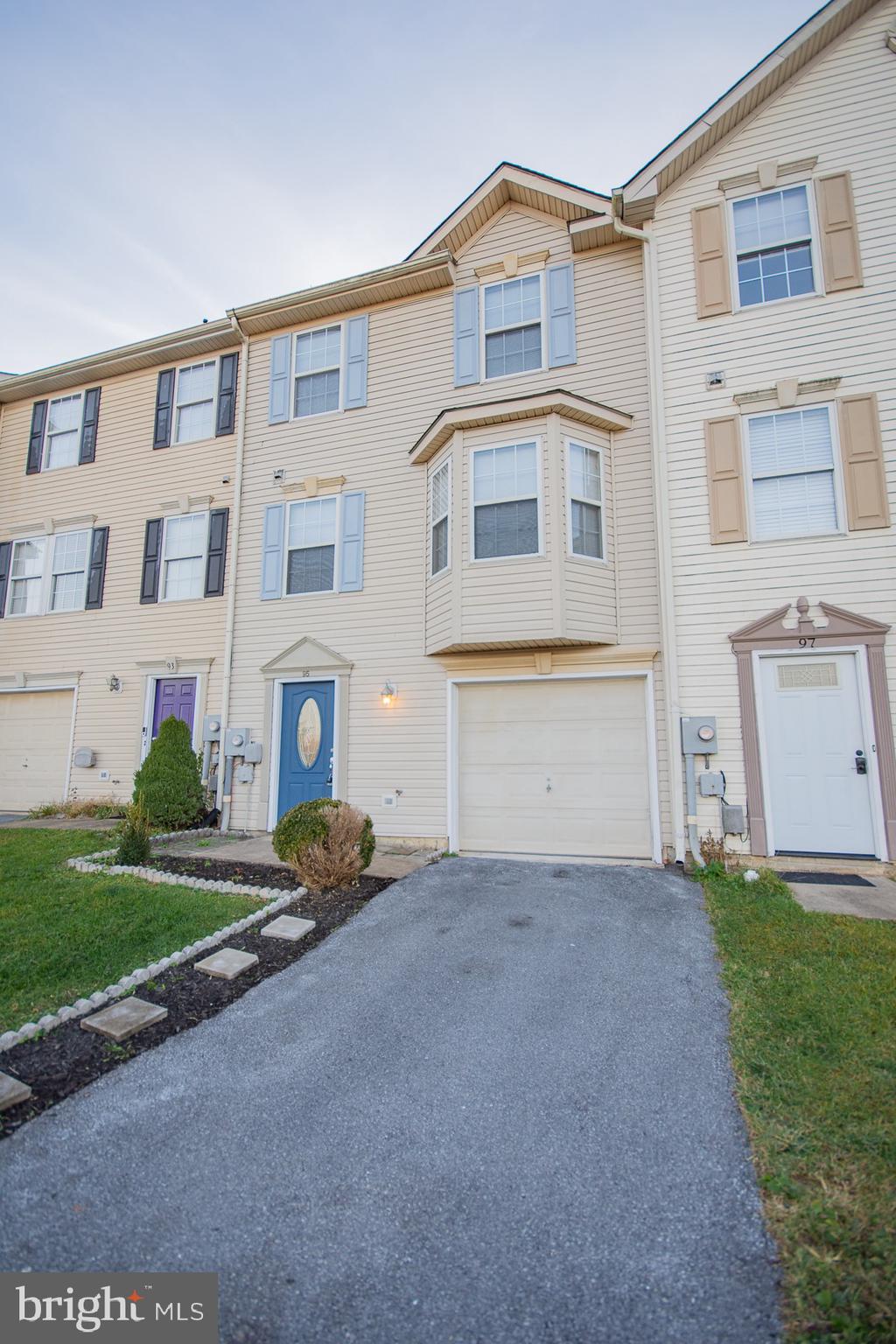 LAUREL RIDGE - Residential