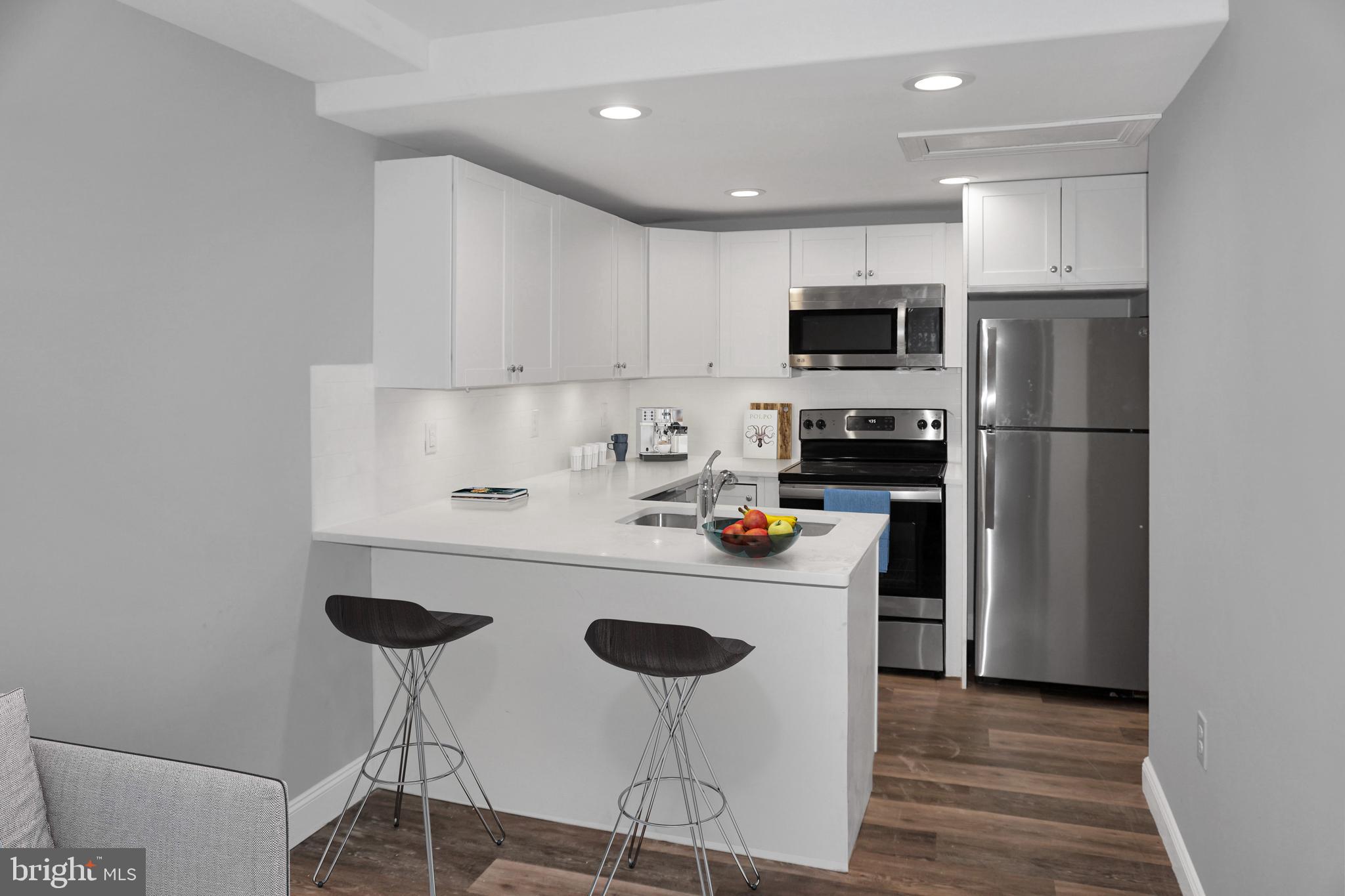 Fully Renovated 2 Bedroom in Lansdale, Great Location Near Septa Rail
on the First Floor Available for Move in immediately.
All New Stainless Steel Kitchen Appliances, New Kitchen Cabinets, New Washer & Dryer, New Carpeting Throughout, New Bathroom, New Everything! Ready for You to Move In & Call Home.